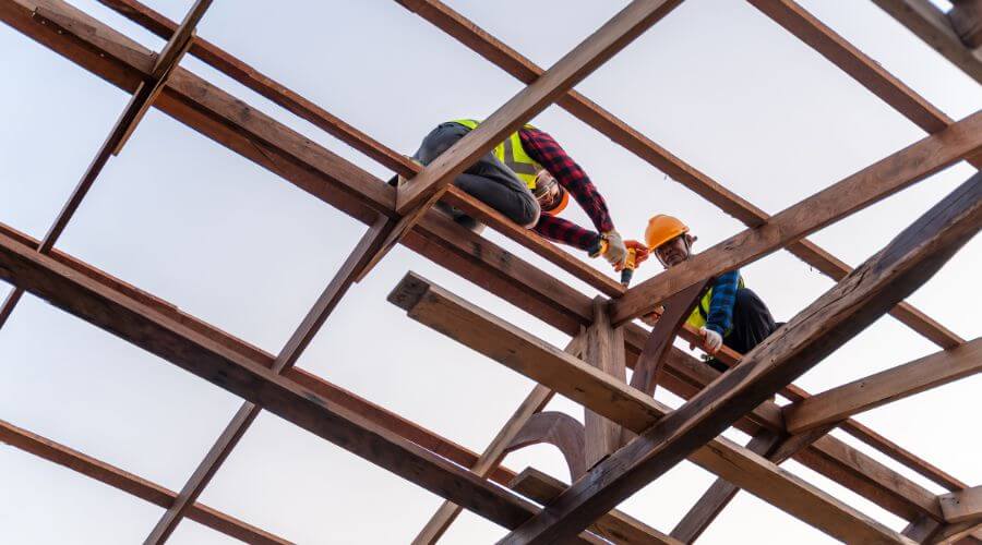 Professional residential roofers in Tarlton, OH